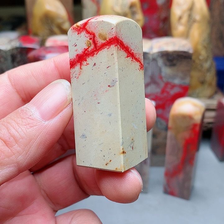 昌化石昌化鸡血石