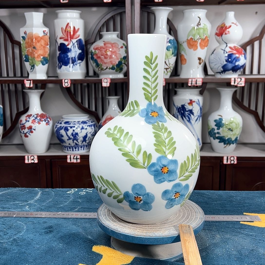 摆件景德镇陶瓷天紫梅