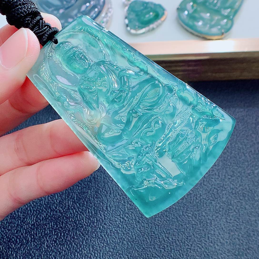 翡翠未镶嵌颈饰翡翠