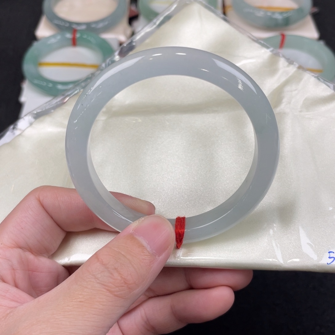 翡翠手镯未镶嵌56.2正圈