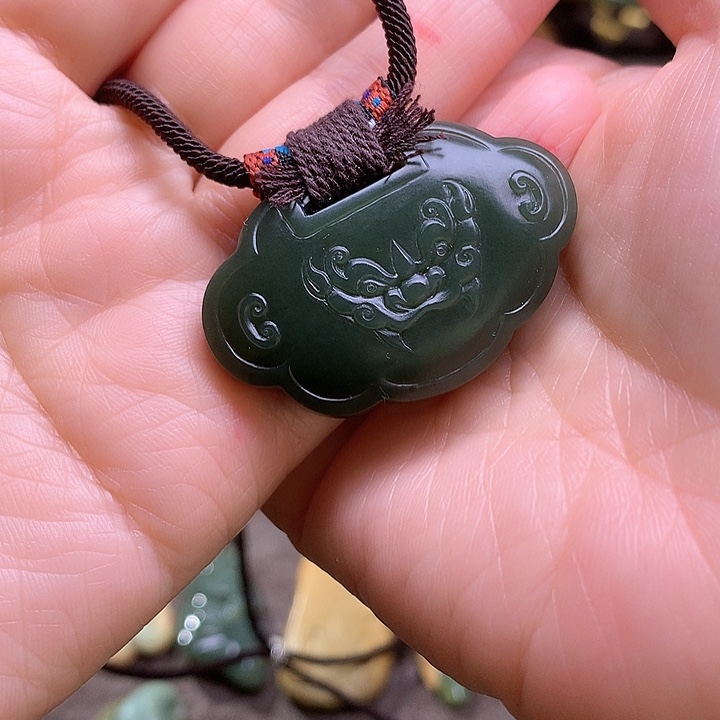 岫岩老玉（透闪石质玉）挂件未镶嵌?*夕