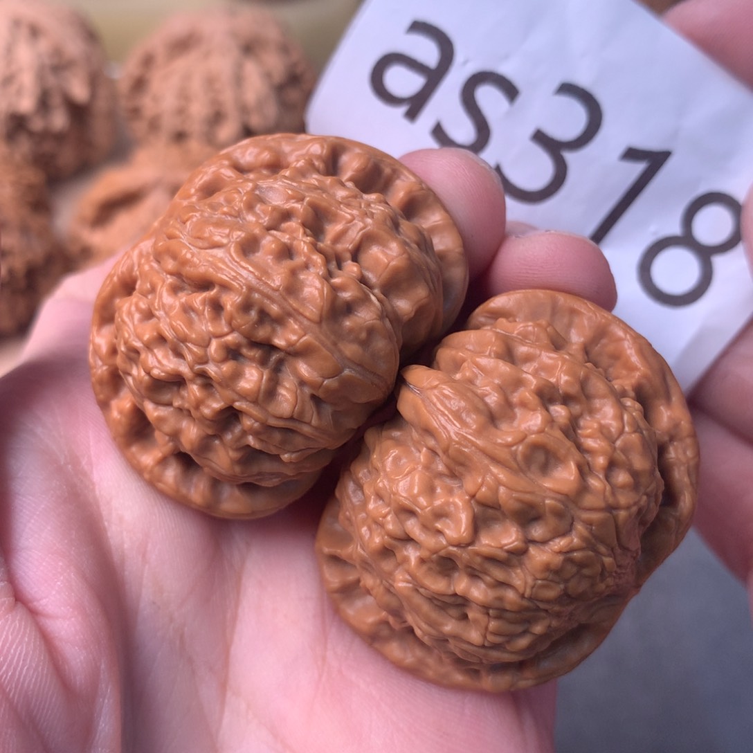 文玩核桃把件红皮粗筋闷白41