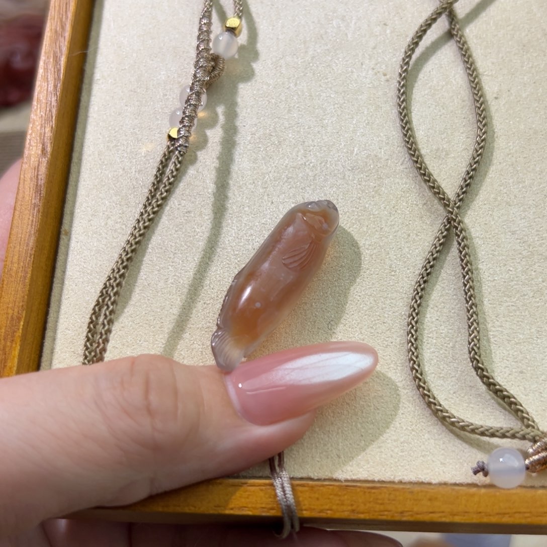 玛瑙/玉髓未镶嵌手链尤***?