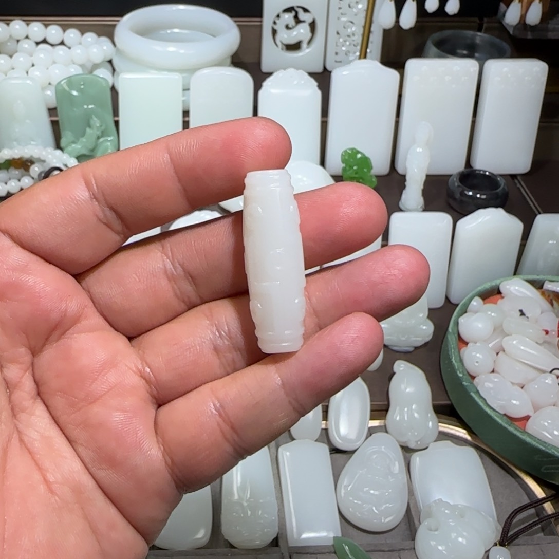 和田玉颈饰未镶嵌躺****喜