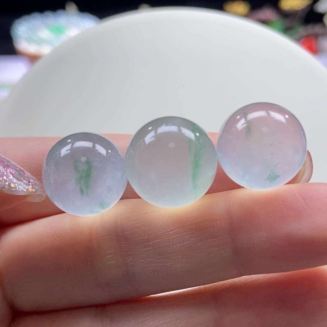 翡翠颈饰未镶嵌高冰飘绿花15+【多样性发其一】