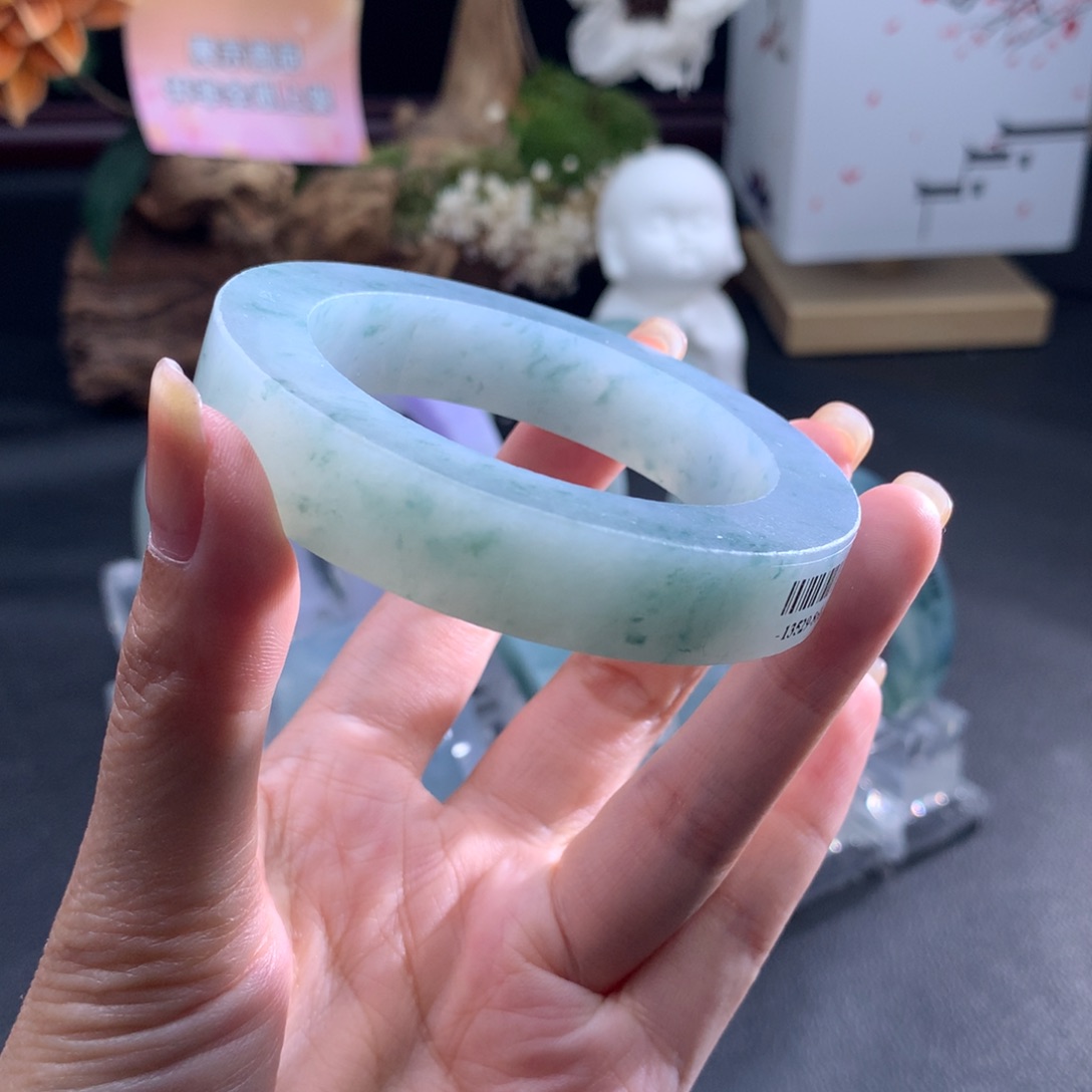 定制翡翠未镶嵌手镯