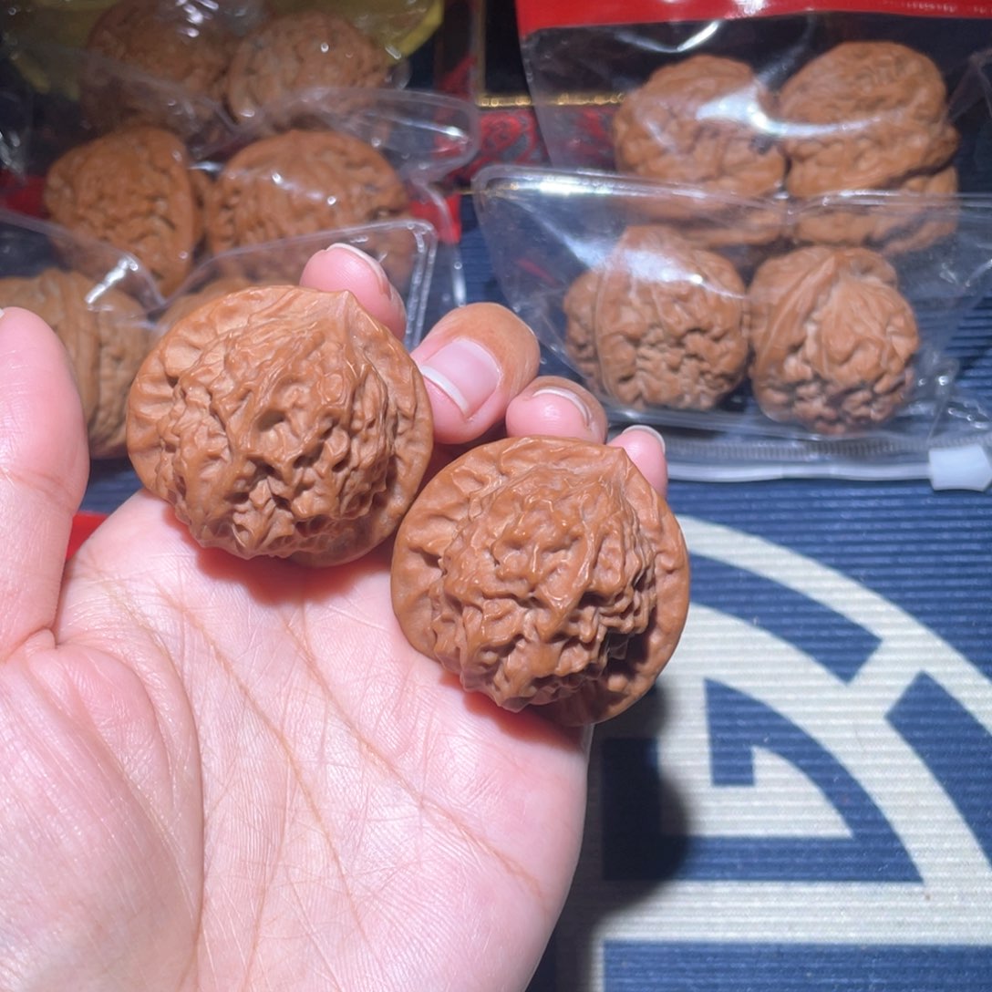 文玩核桃吊坠全品瓷娃娃40