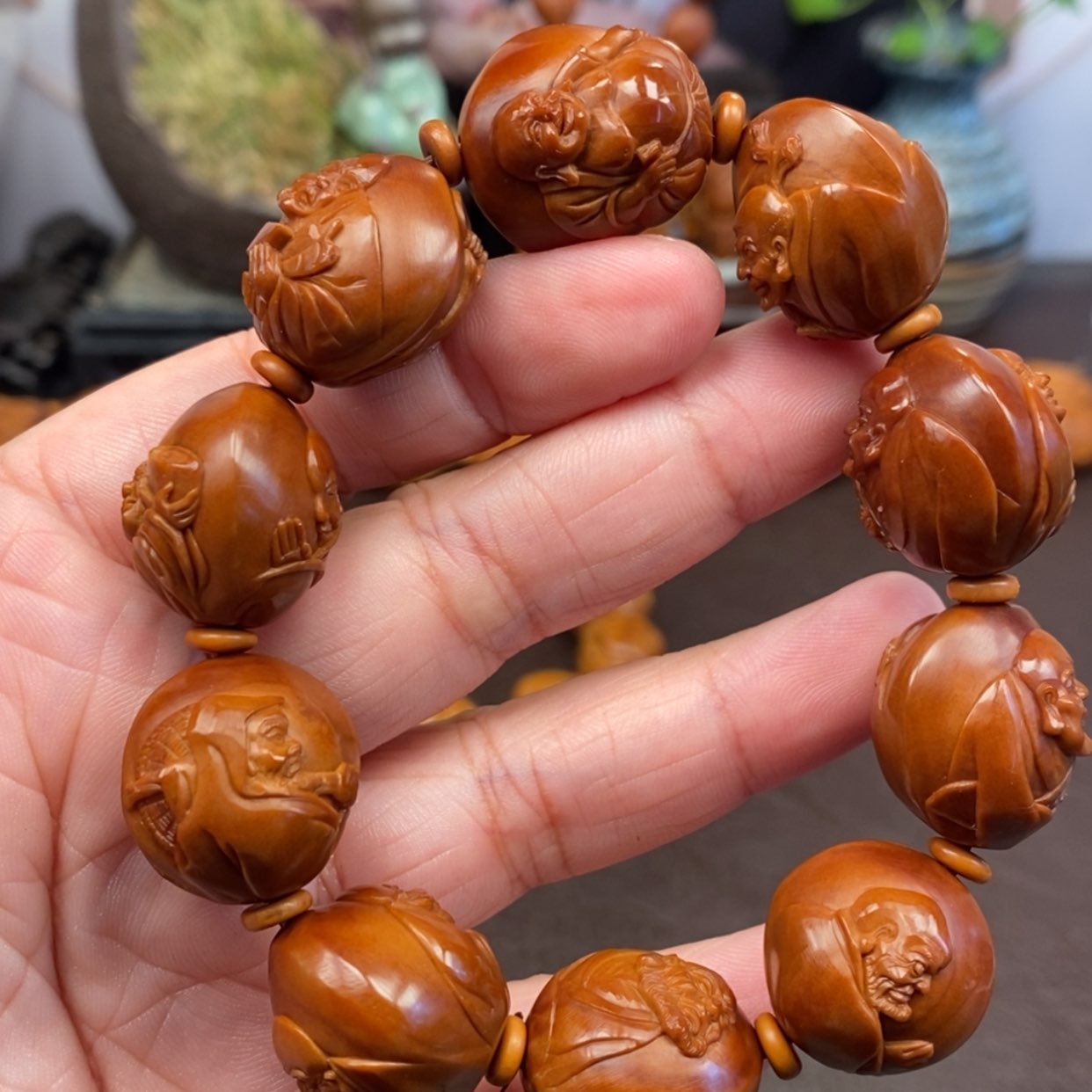 【闪购商品】橄榄核吊坠写实半身罗汉