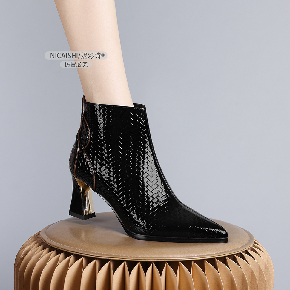 2024年新款欧美时尚尖头中粗跟冬季加绒侧拉链黑色短靴靴子0319