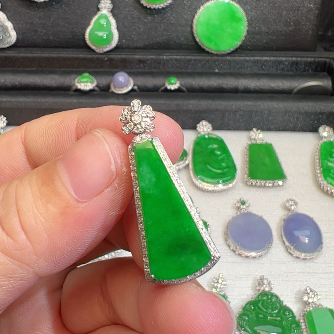 翡翠散珠翡翠吊坠挂件项链