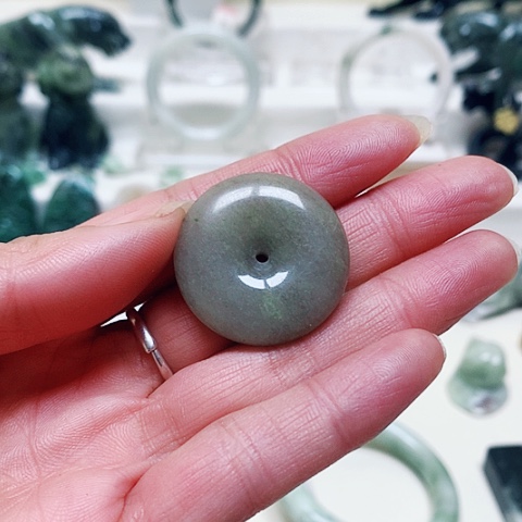 独山玉颈饰未镶嵌