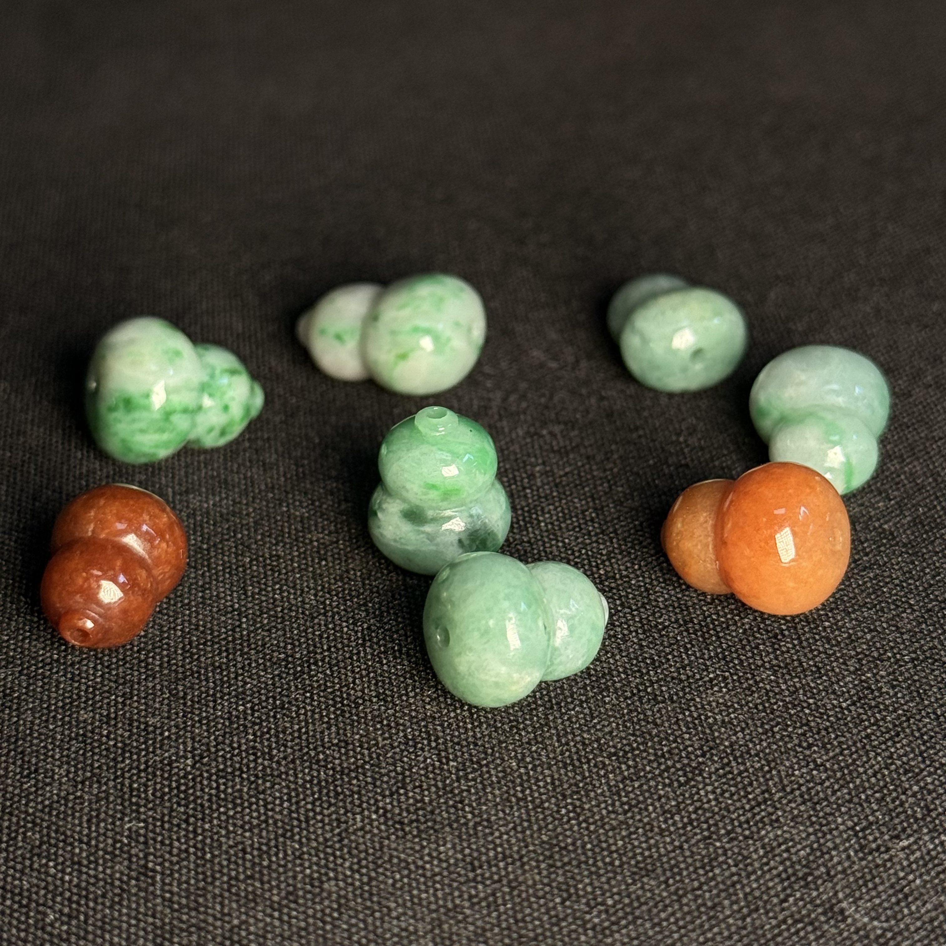 A货天然翡翠民族风雕件 多样性发一