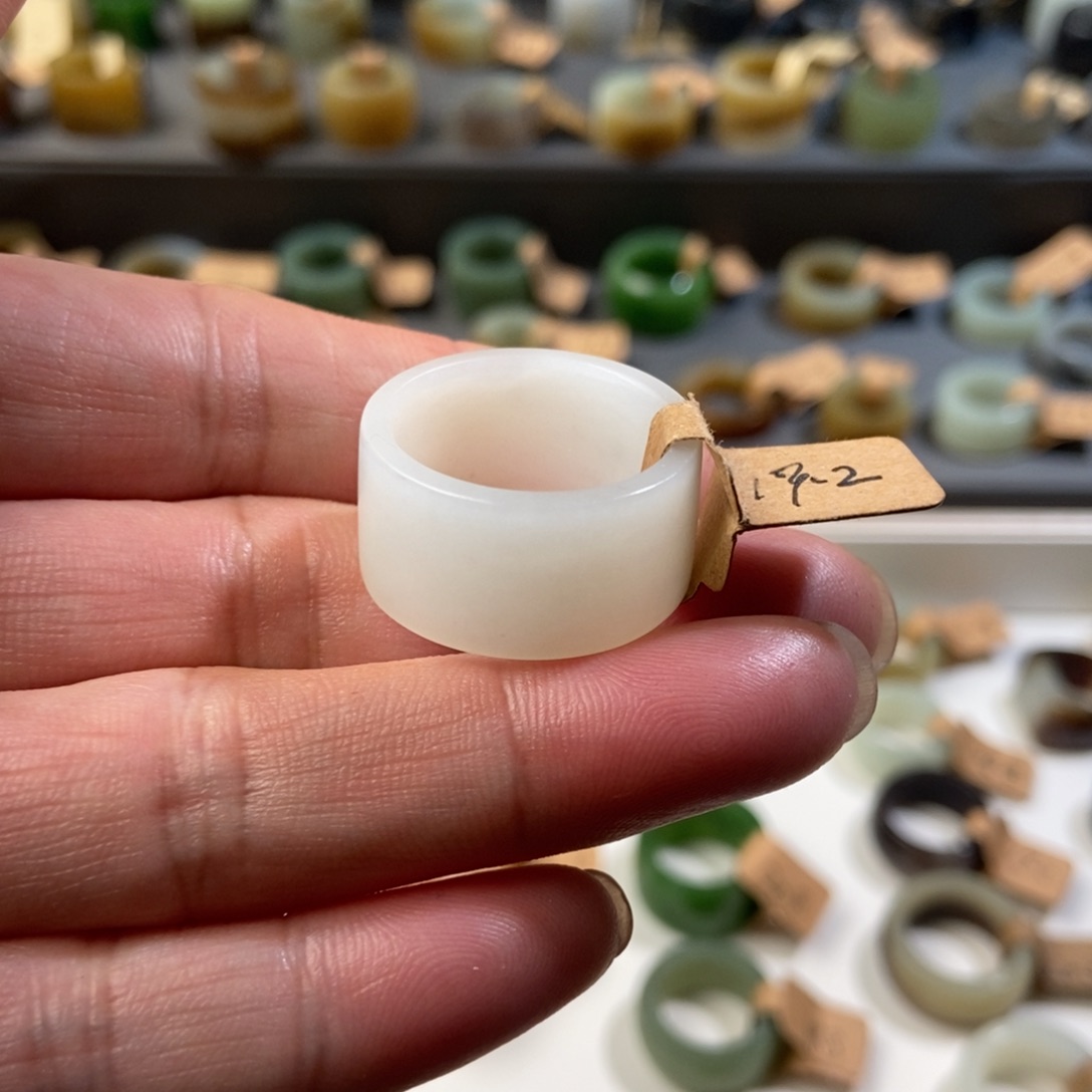 和田玉未镶嵌戒指