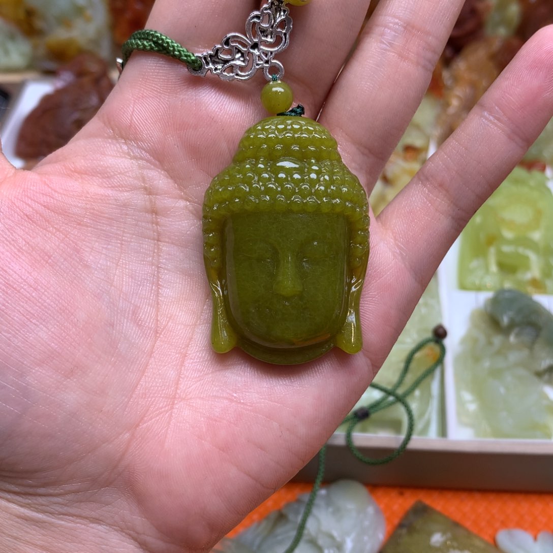 蛇纹石玉颈饰未镶嵌风****连