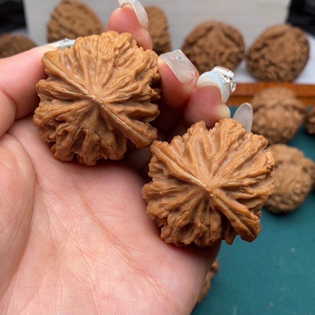 文玩核桃把件40老款灯笼