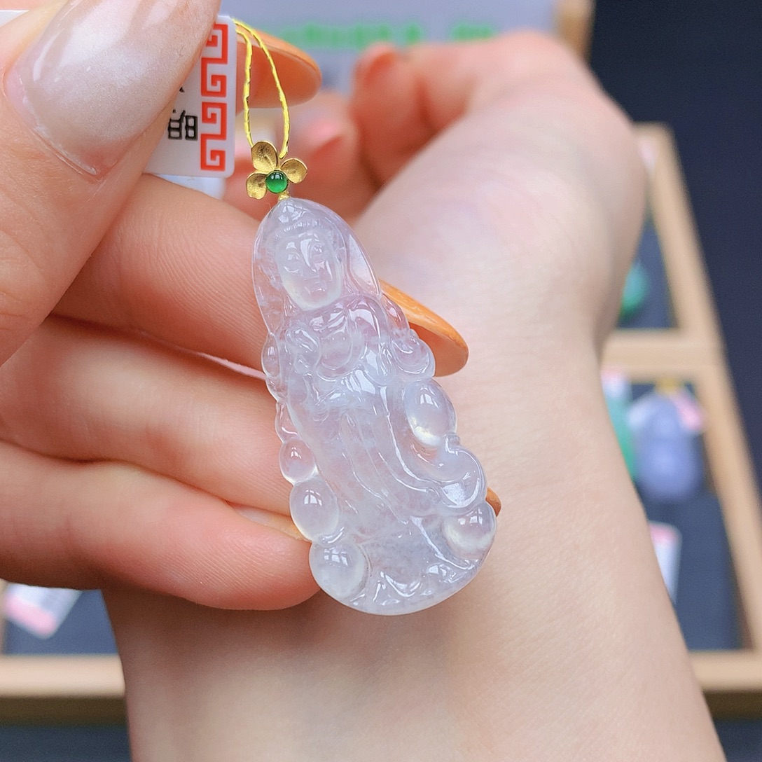 翡翠18K金镶嵌颈饰翡翠