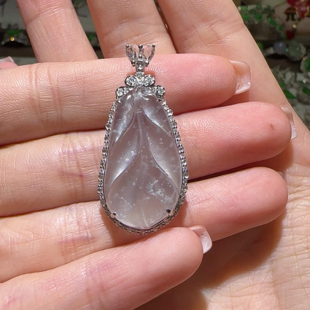 【闪购商品】翡翠18K金镶嵌颈饰贵****心天然