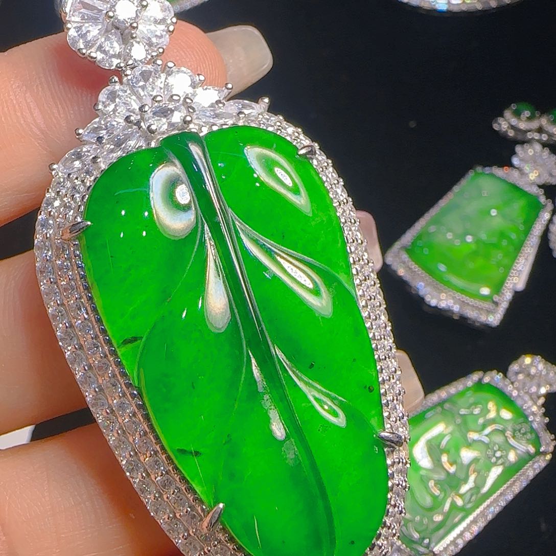 翡翠吊坠(赠链)银S925镶嵌