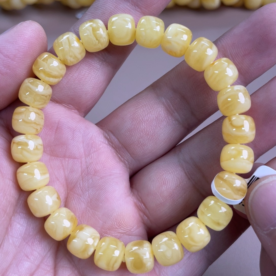 琥珀裸石未镶嵌015000000