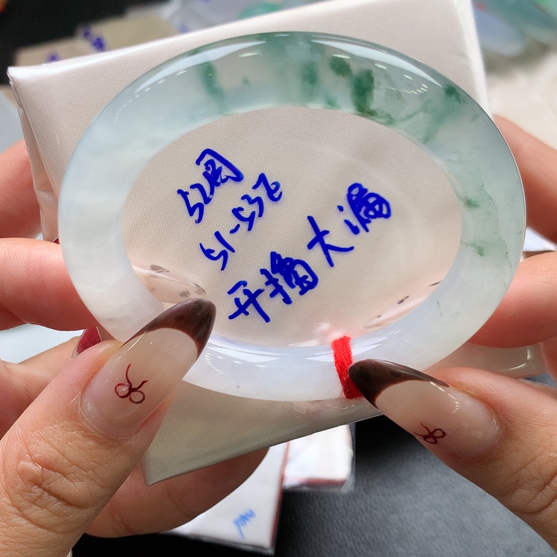 翡翠未镶嵌手镯1号高冰飘花 大漏