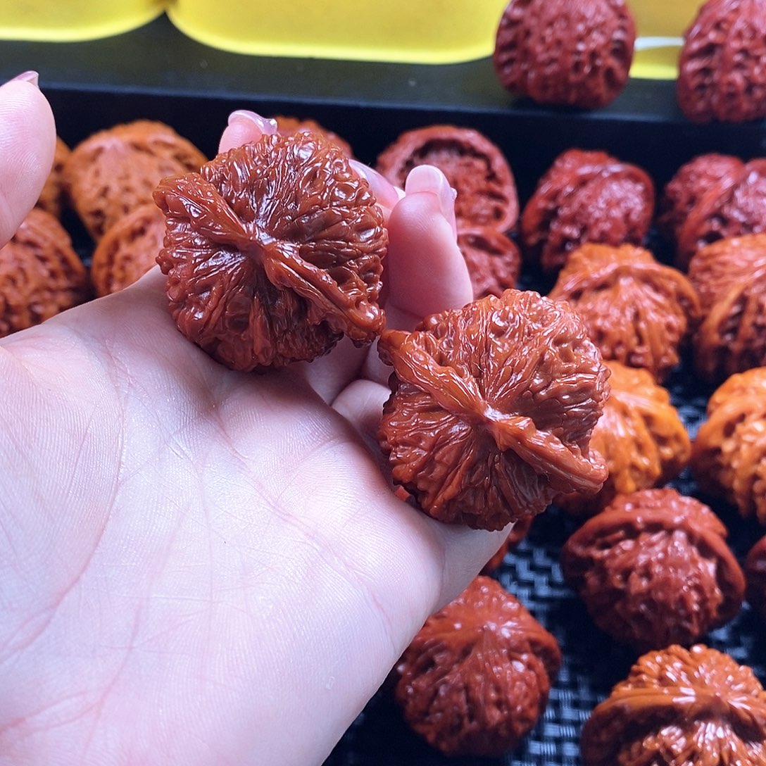 文玩核桃把件白狮子