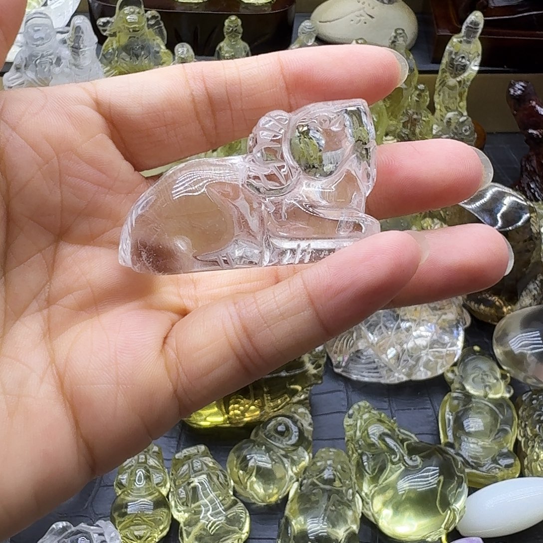 咸***人水晶未镶嵌珠宝半成品生肖羊