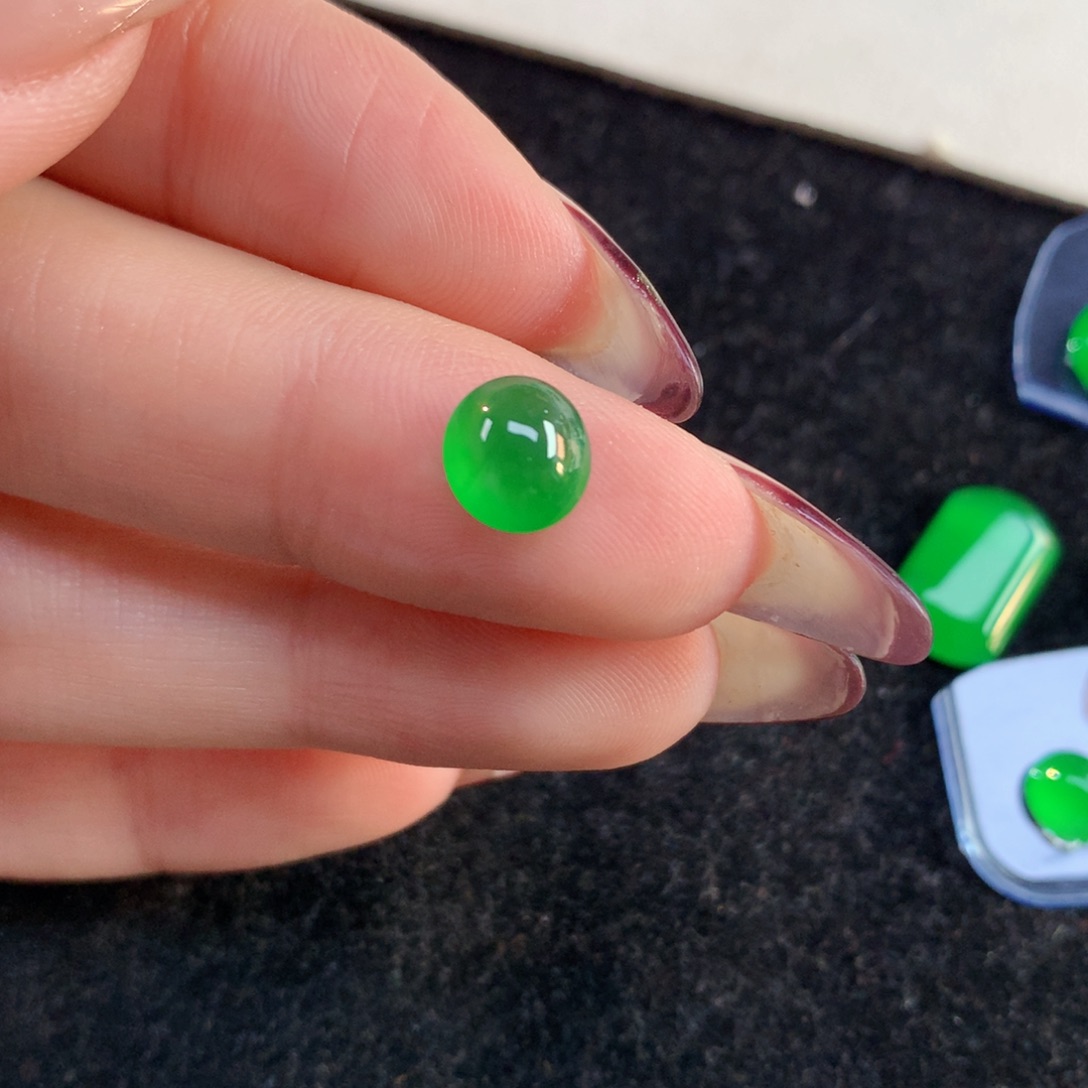 翡翠裸石7.8-7.24-3.98