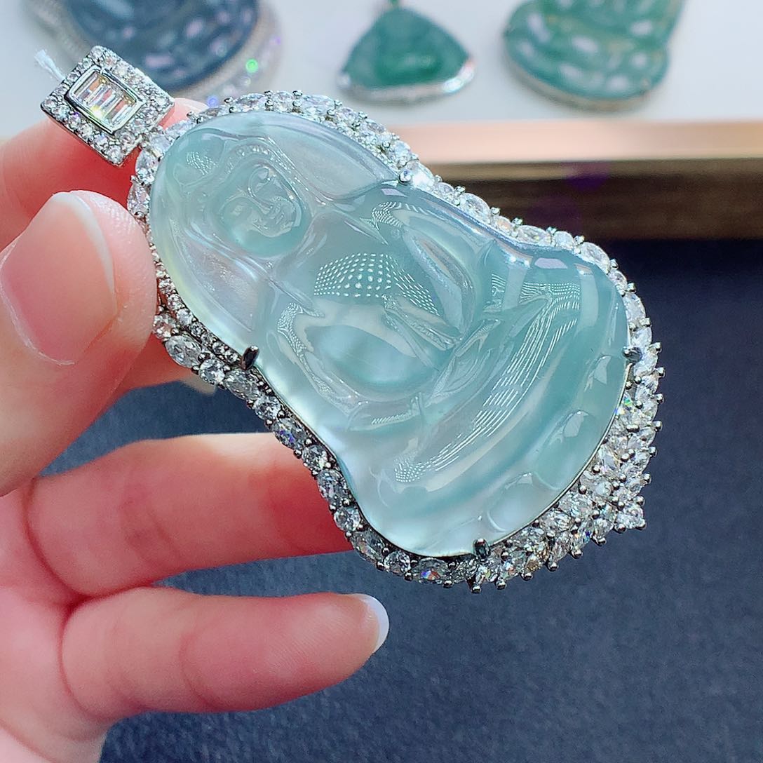 翡翠颈饰未镶嵌翡翠