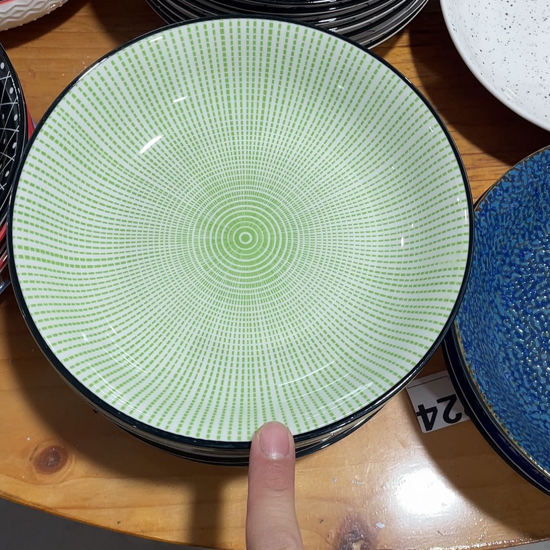 瓷    8寸温佩家 数量是2