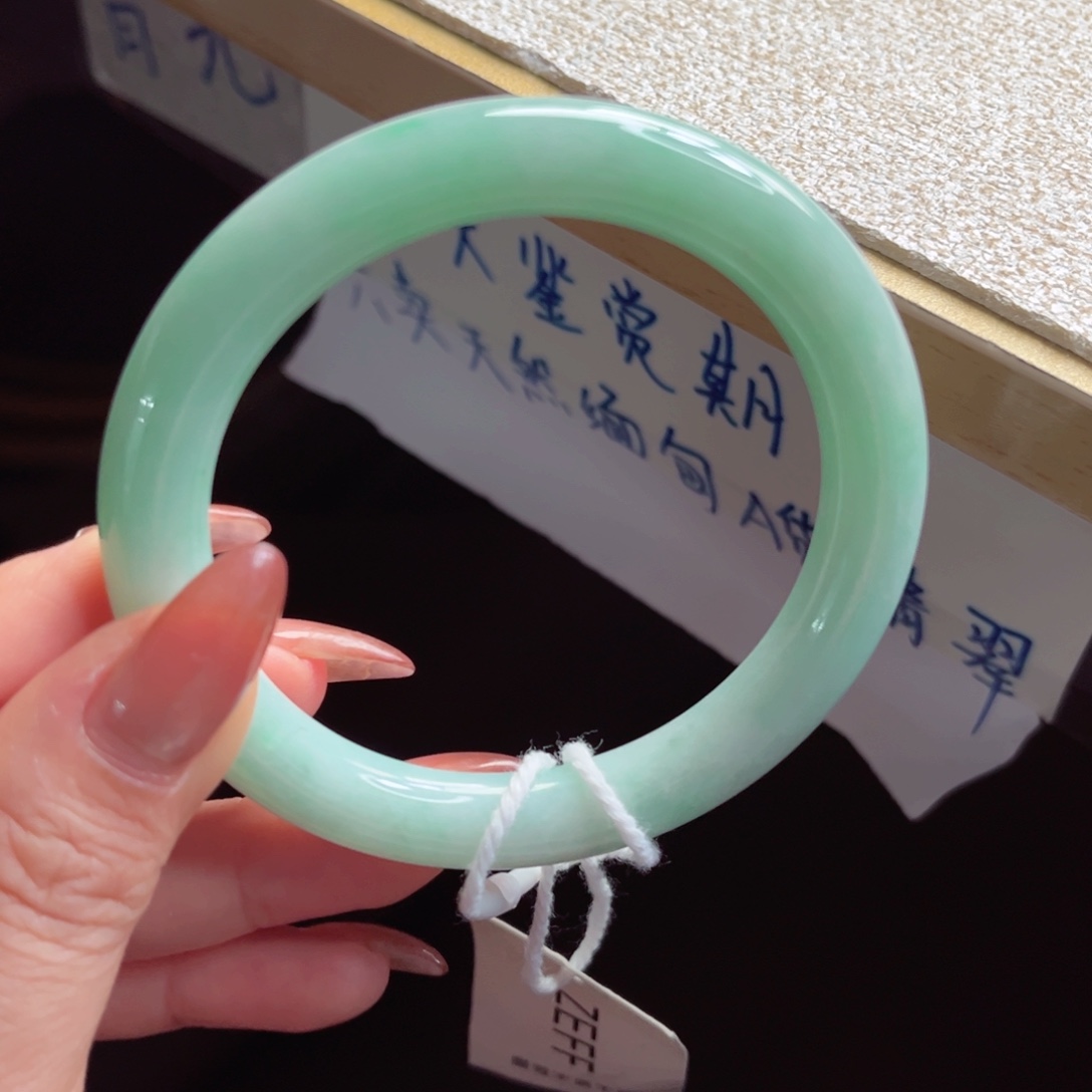 翡翠未镶嵌手镯手镯