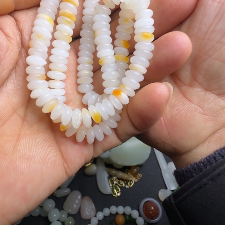 ****n和田玉未镶嵌颈饰