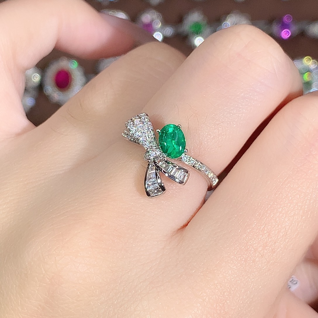 祖母绿戒指18K金镶嵌0.47ct/天然宝石/七天无理由