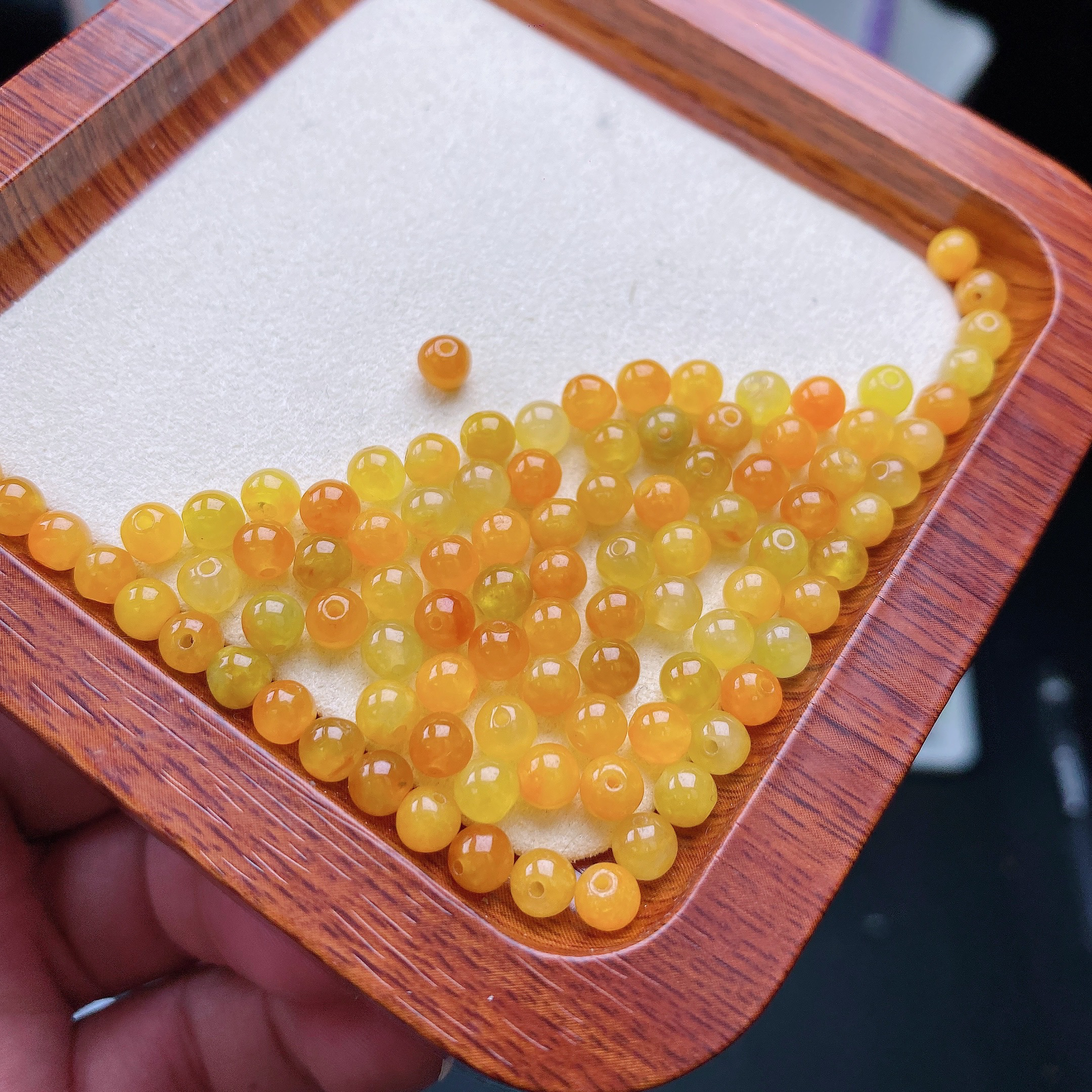卡5➕天然缅a橘黄圆珠散珠 多样性发一颗