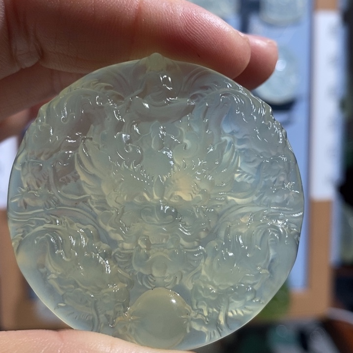 岫玉未镶嵌颈饰吊坠