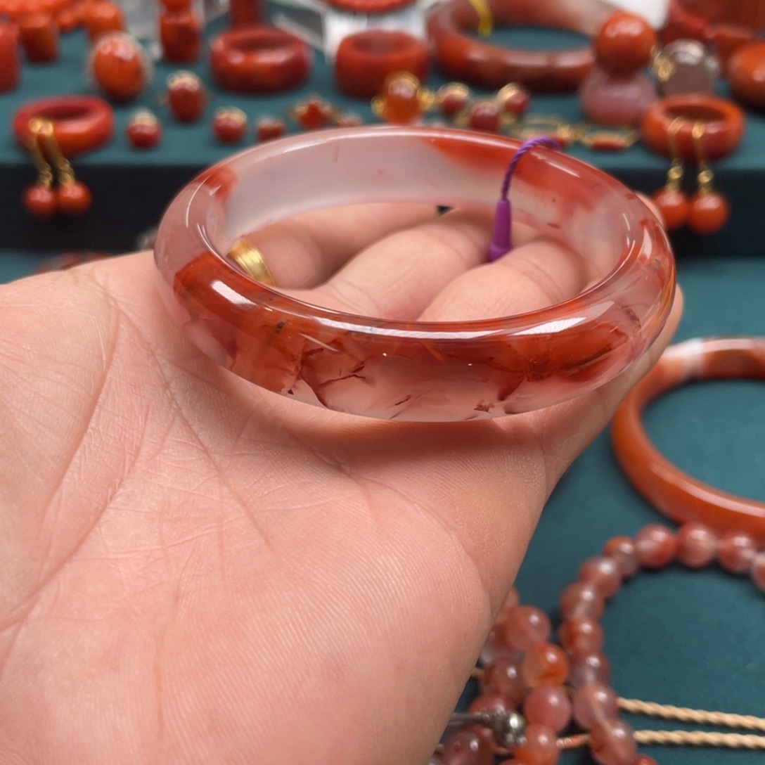 南红玛瑙冰飘南红牛血红手镯56+mm未镶嵌用****0