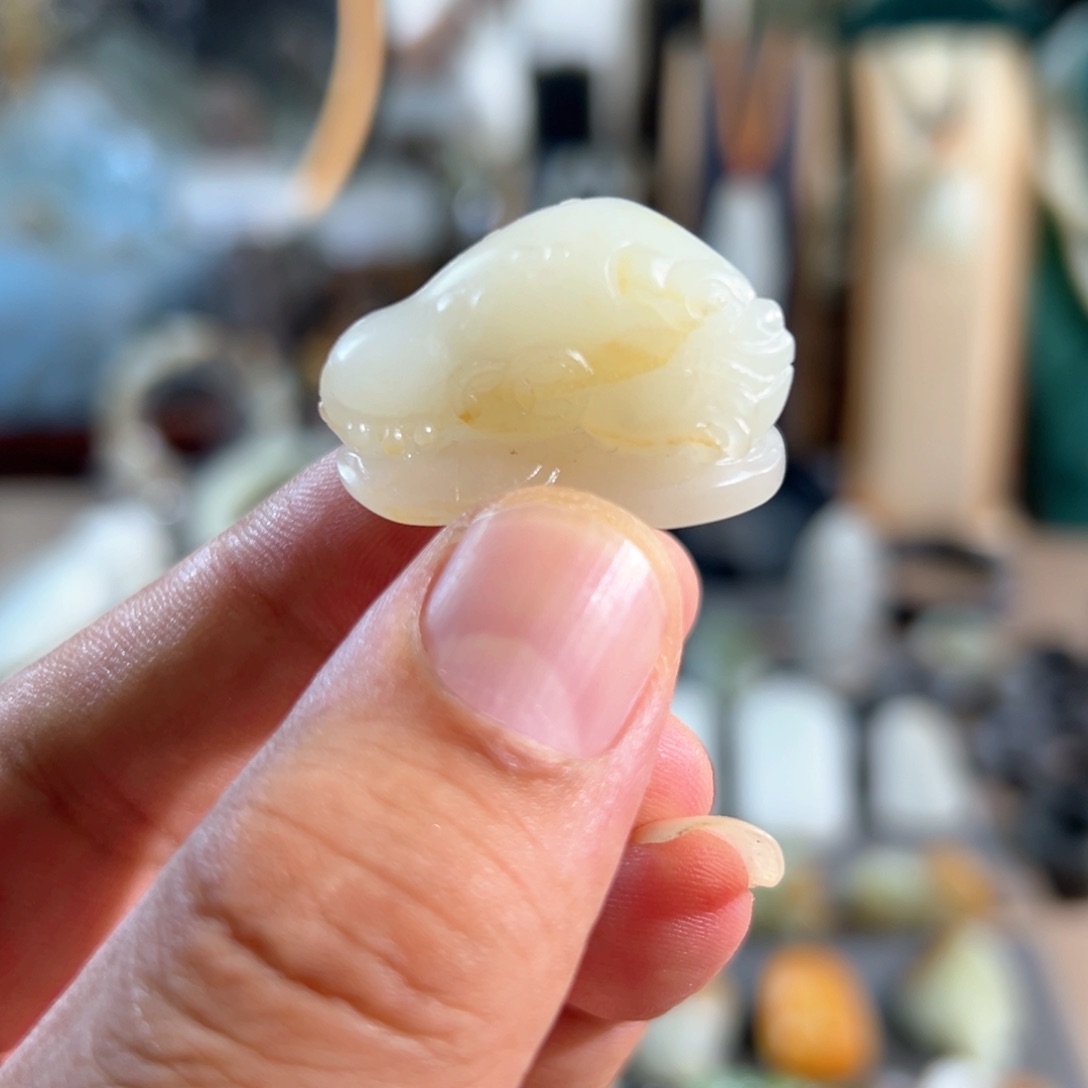 和田玉未镶嵌颈饰真皮真色