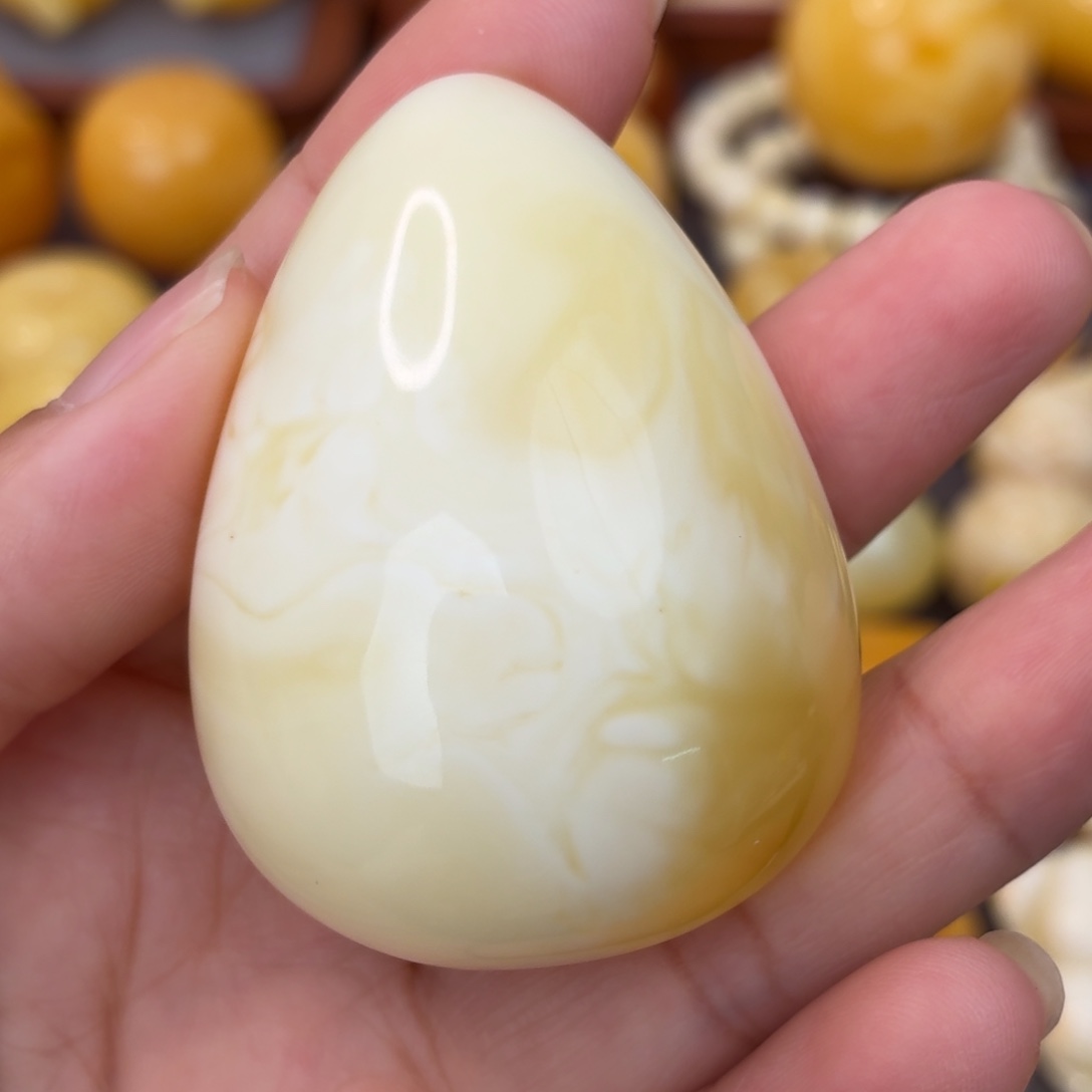 蜜蜡未镶嵌吊坠(不含链)金瓷白水滴