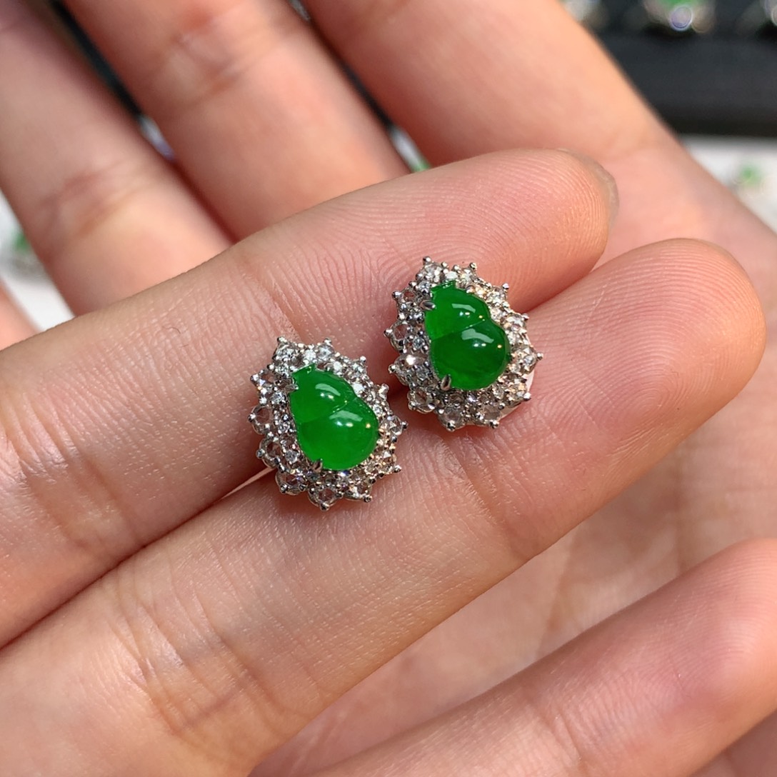 翡翠颈饰18K金镶嵌翡翠