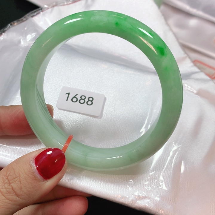 翡翠手镯未镶嵌小****黄天然翡翠手镯02