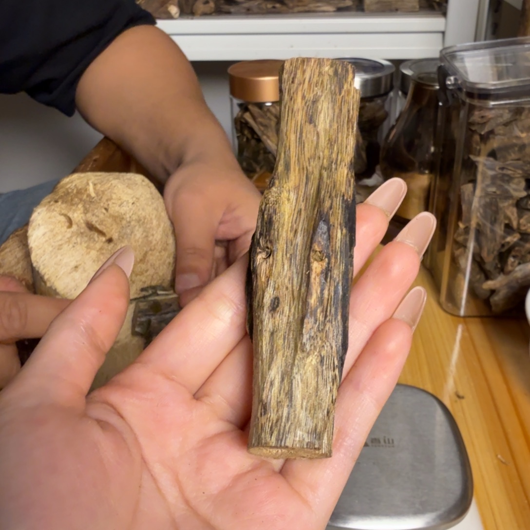 沉香白奇虫漏16克