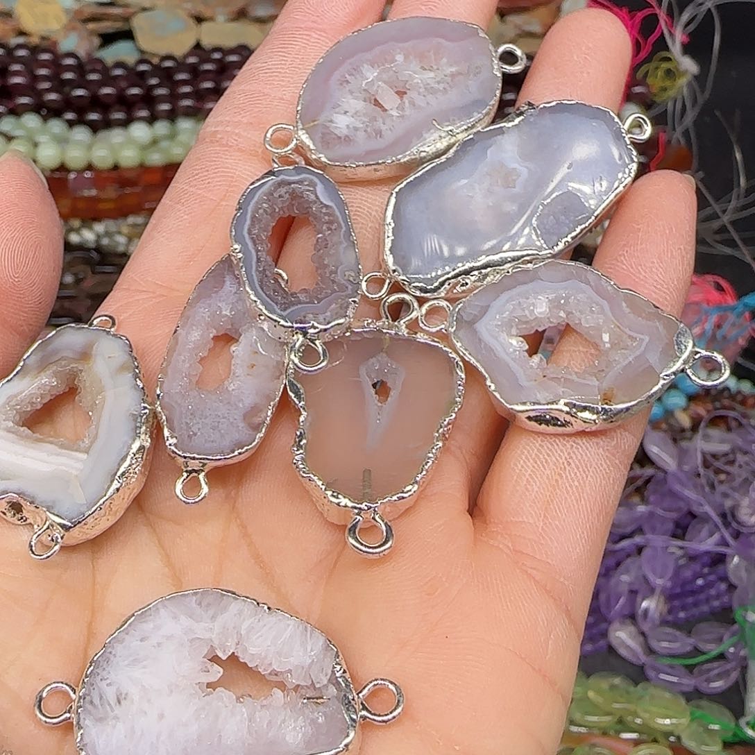 玛瑙/玉髓合金珠宝半成品晶洞双孔一个