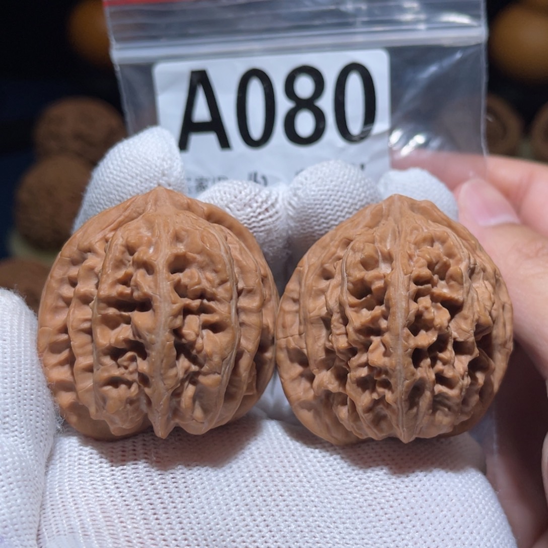 文玩核桃把件三羊谷火山小粗筋42全品