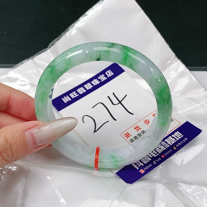 翡翠手镯未镶嵌翡翠12