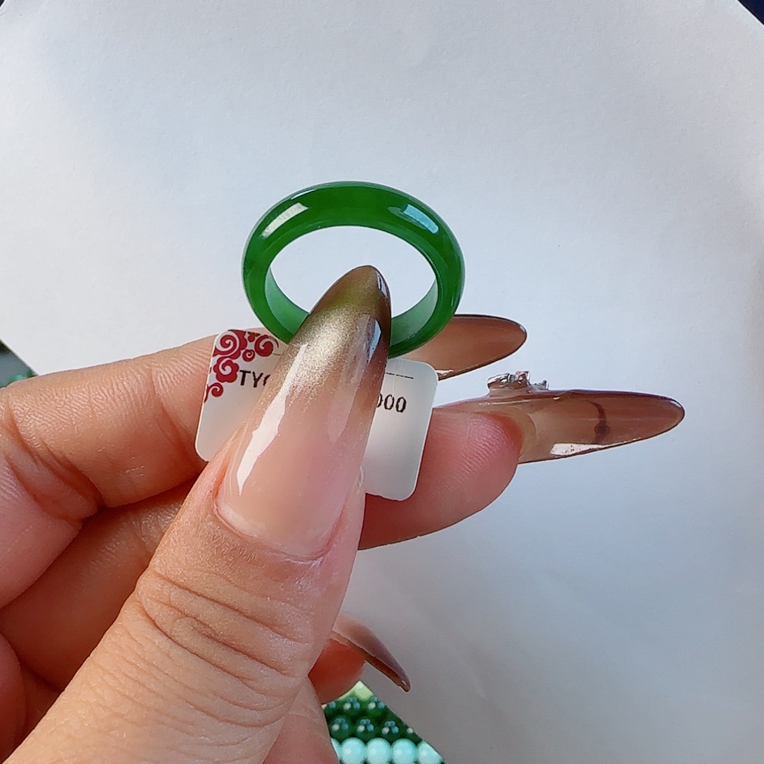 未镶嵌戒指和田玉