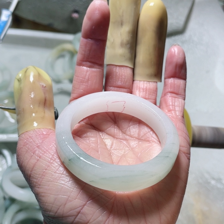 石英质玉手镯未镶嵌L定制