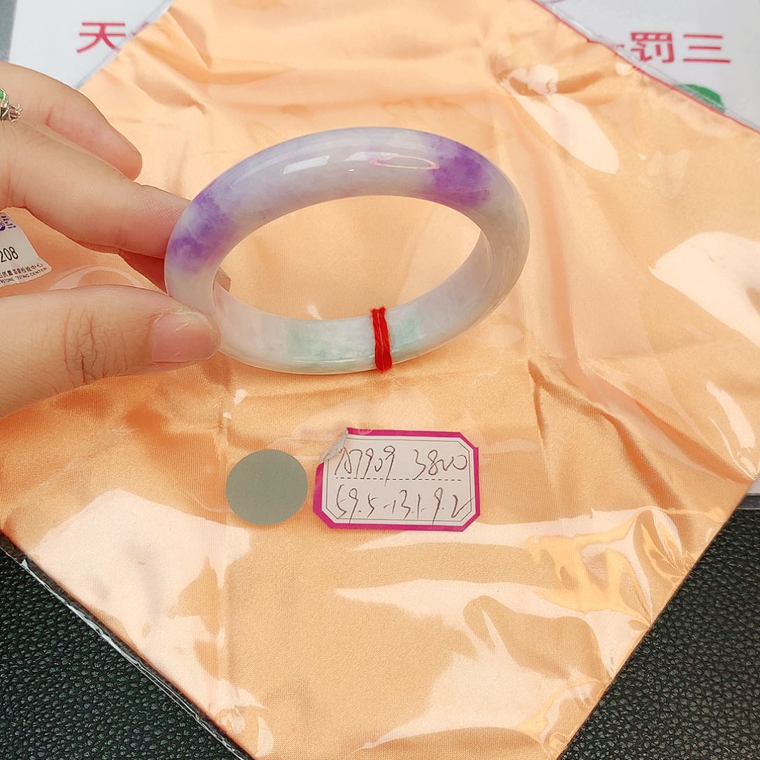 翡翠手镯未镶嵌缅甸翡翠