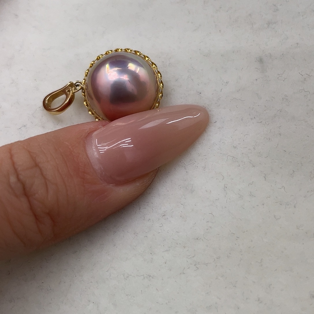 拼合珍珠（马贝珠）颈饰18K金镶嵌