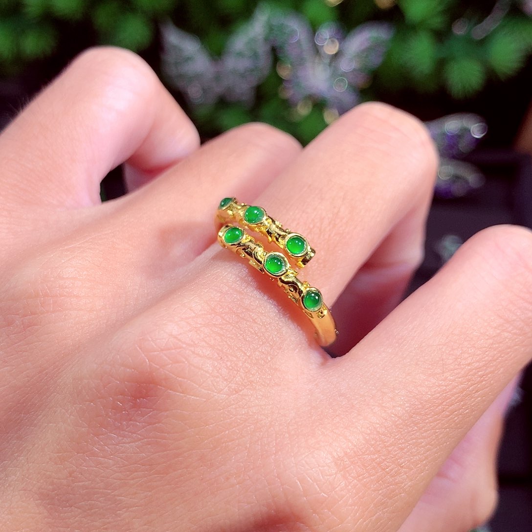 颈饰未镶嵌翡翠天然