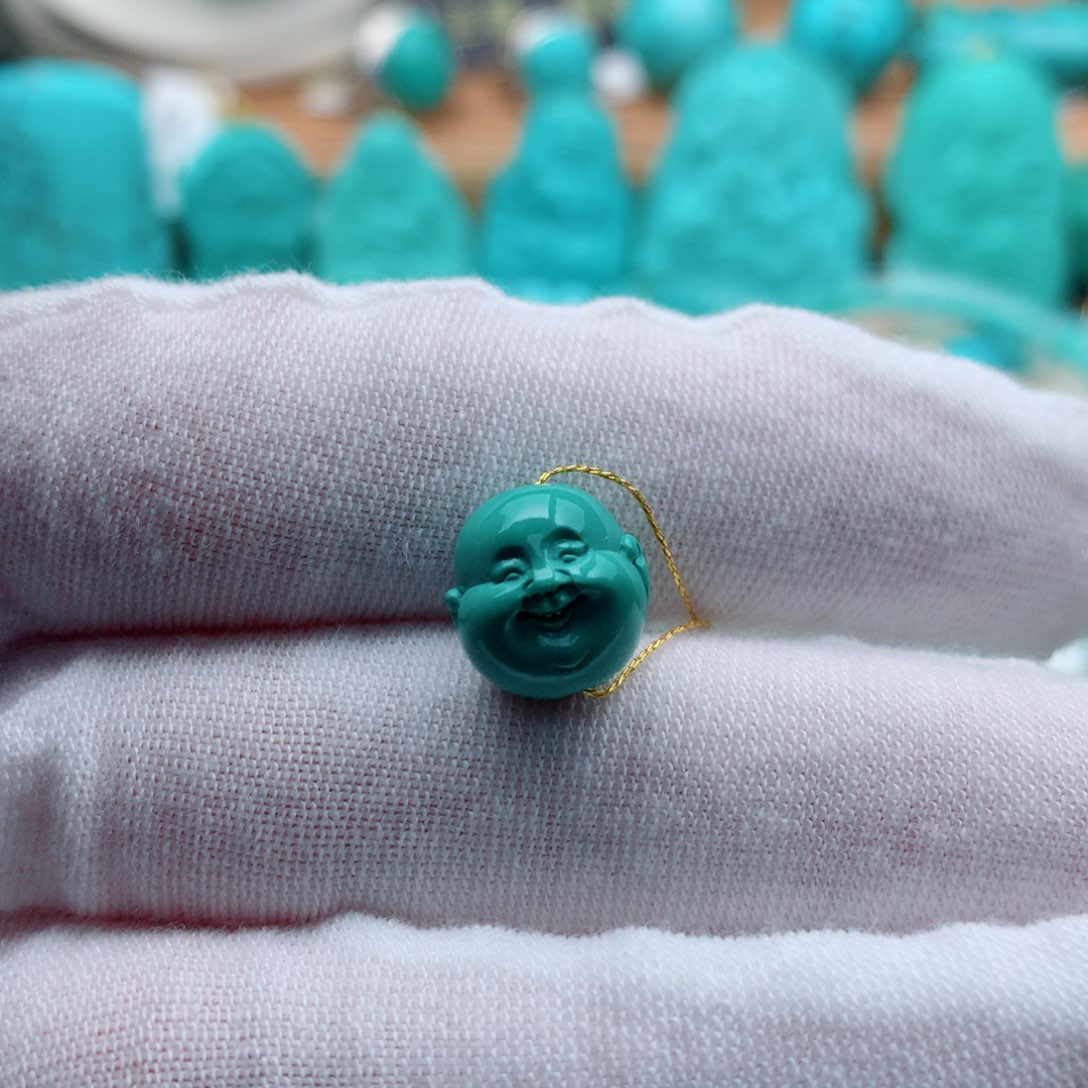 绿松石颈饰未镶嵌