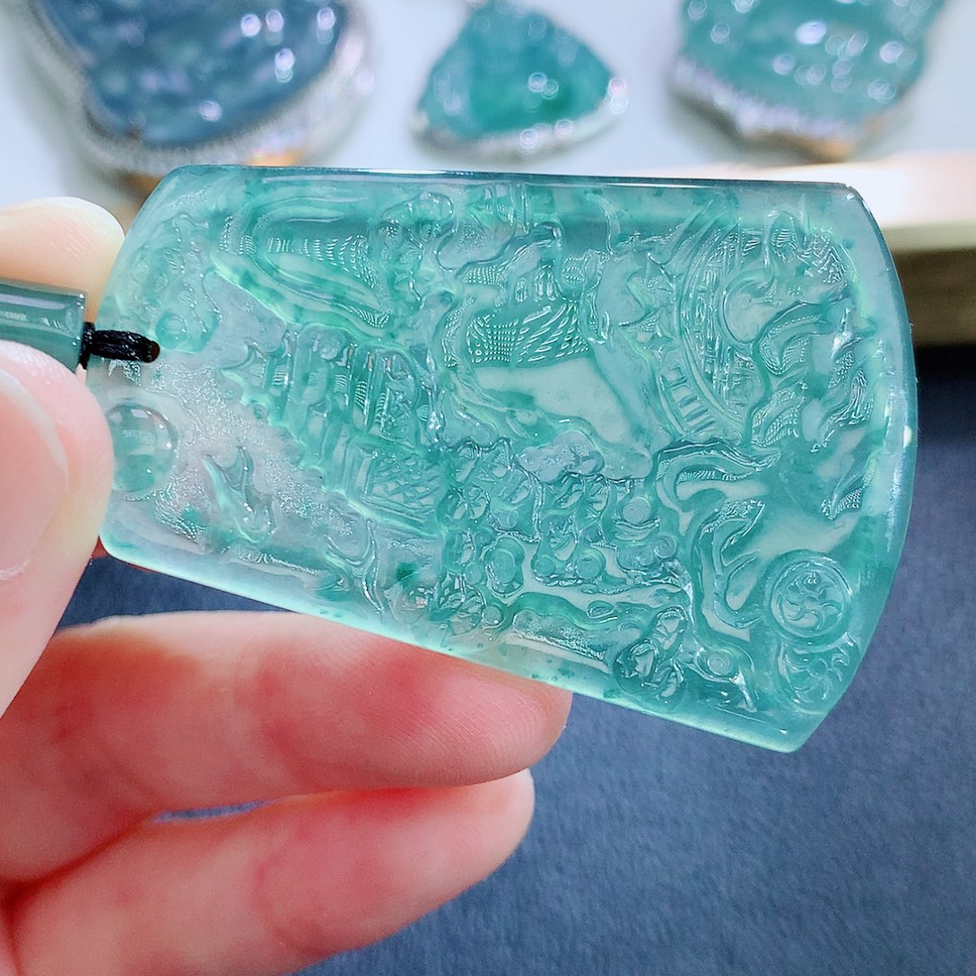 翡翠未镶嵌颈饰翡翠